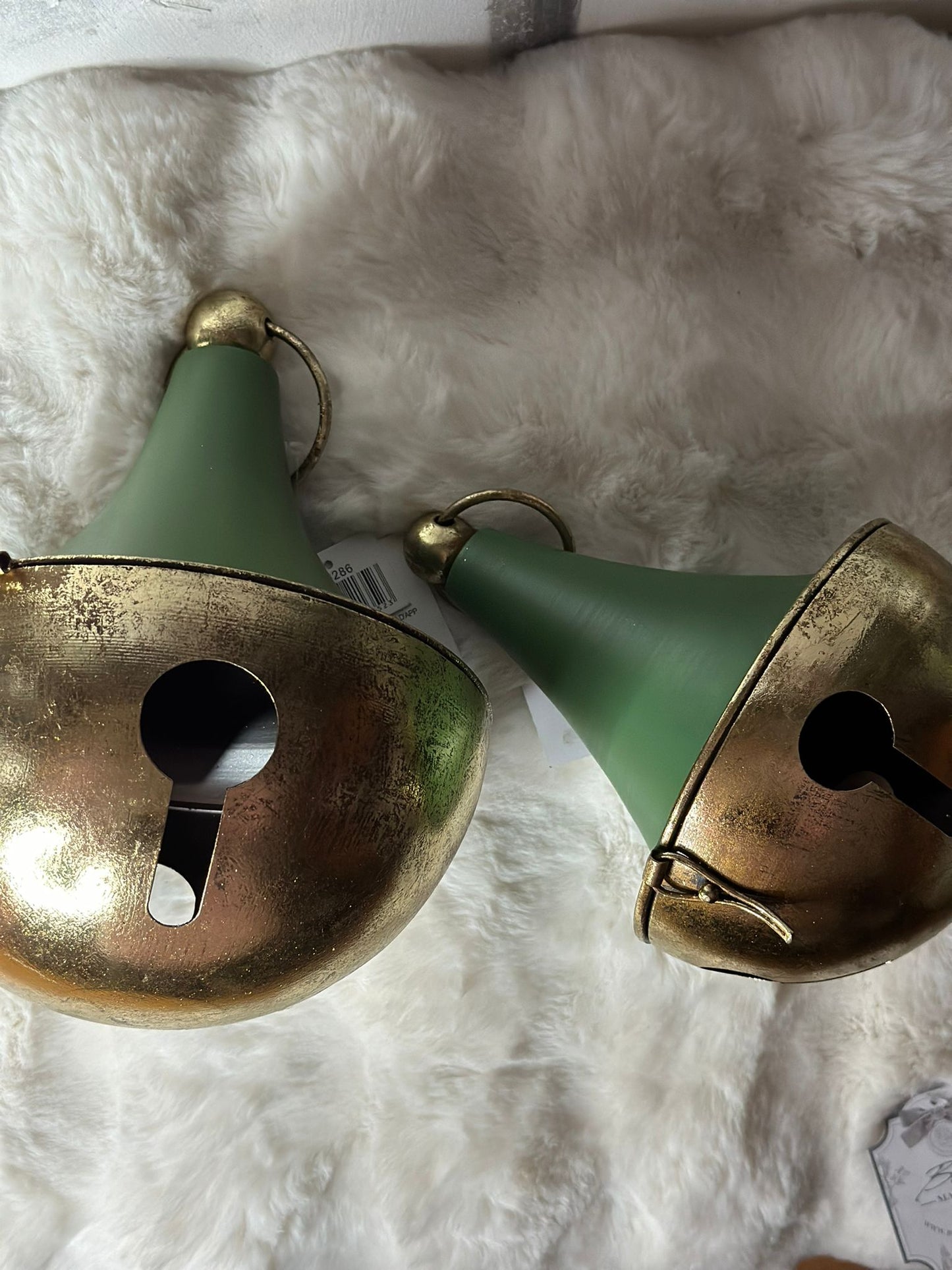 Campana natalizia in latta verde e oro
