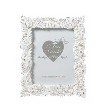 Cornice bianca con decoro