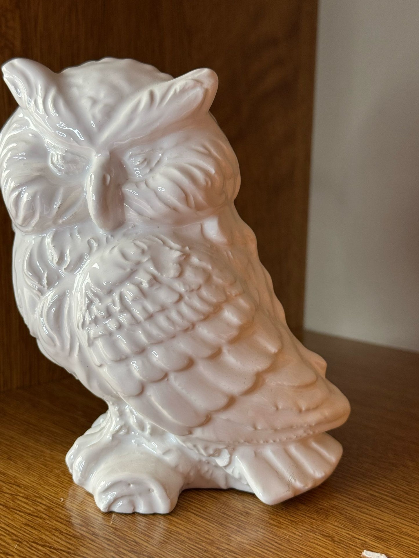 Gufetto in ceramica bianca