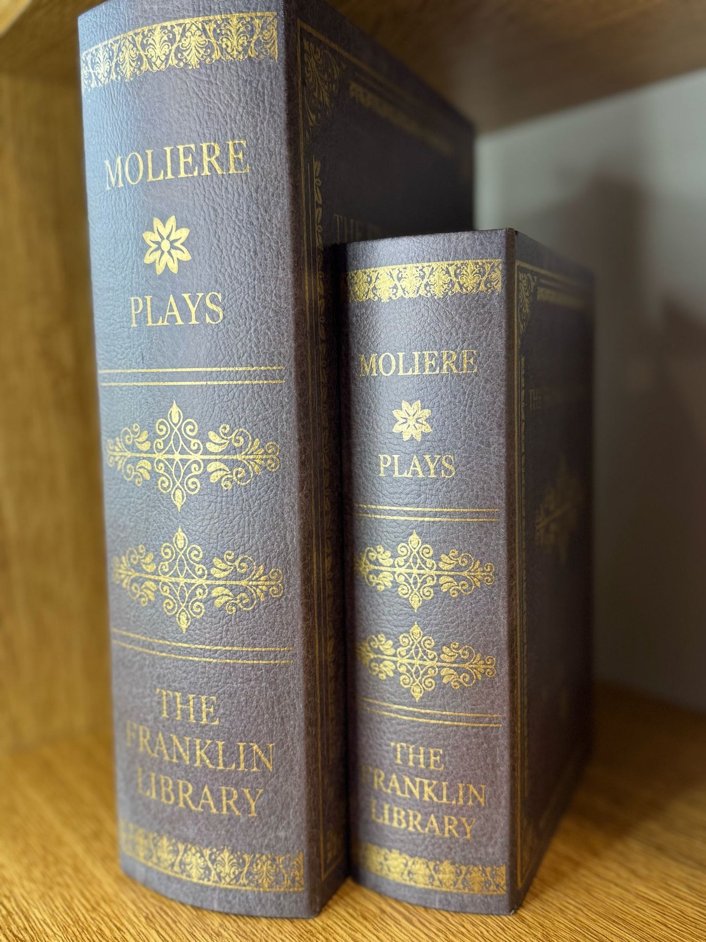 Scatola libro contenitore marrone e bronzo