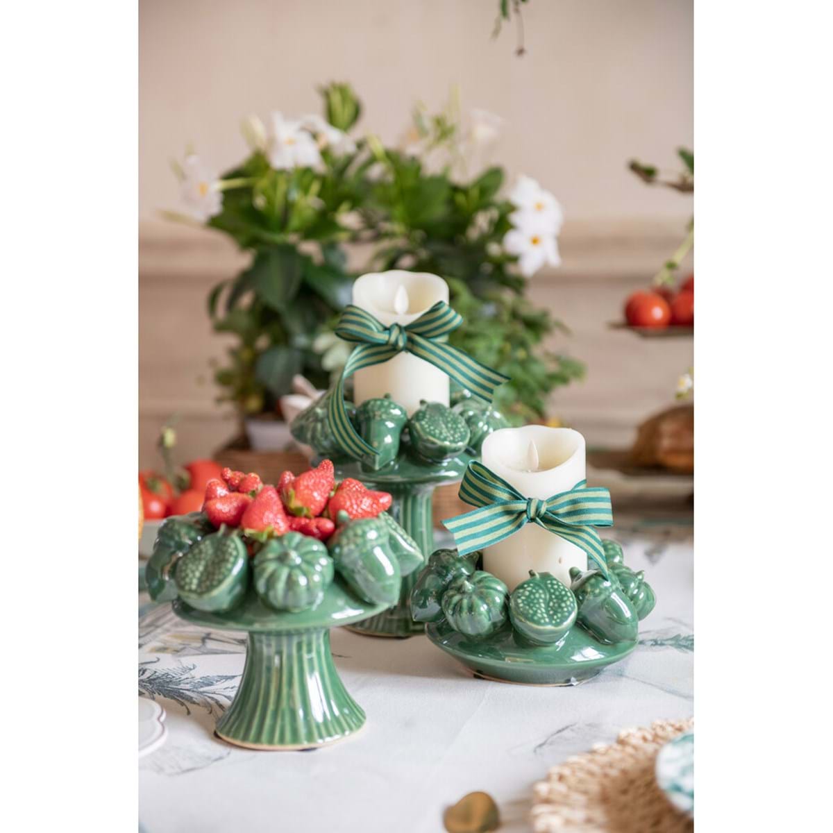 Porta candela con ortaggi in ceramica verde