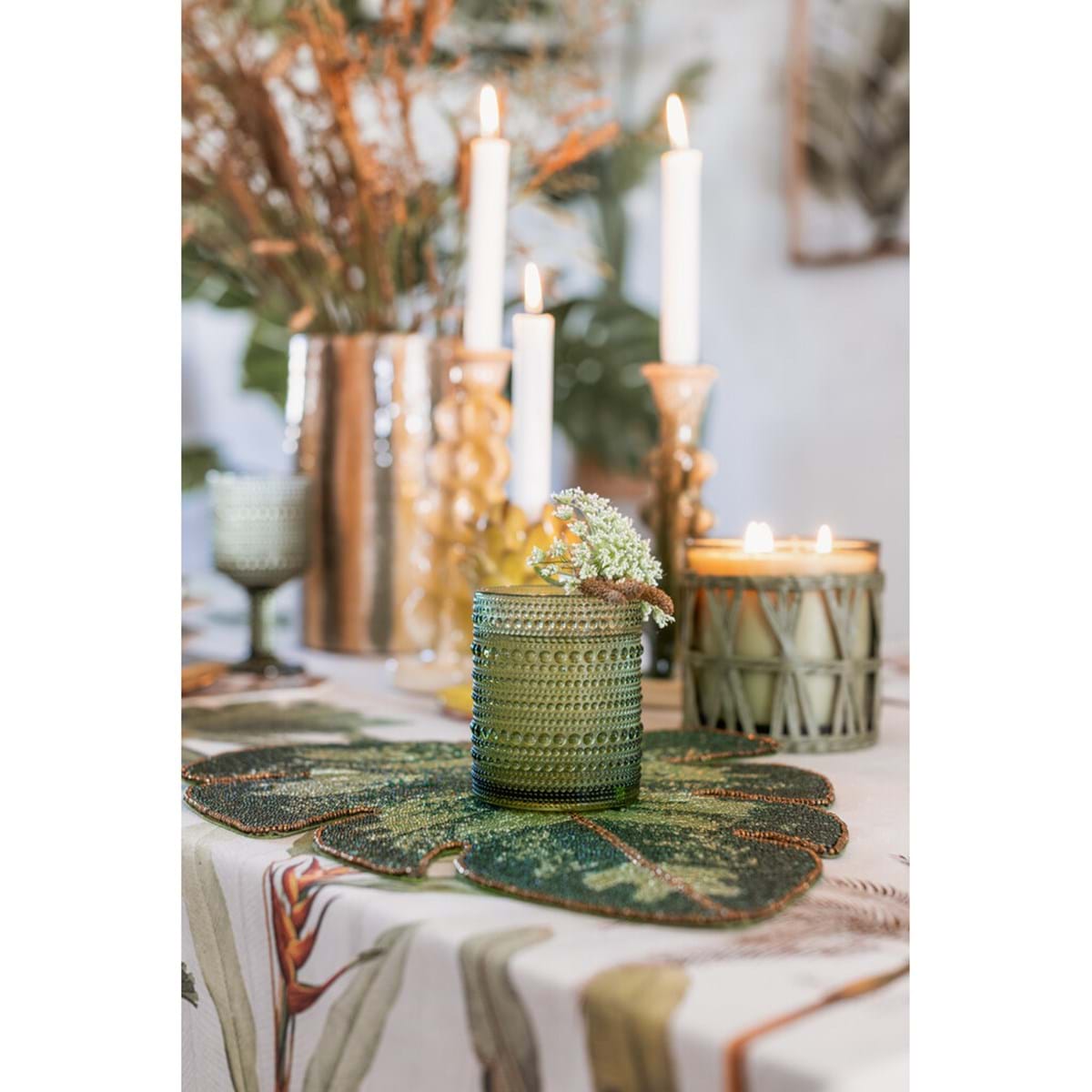 Bicchiere verde in vetro