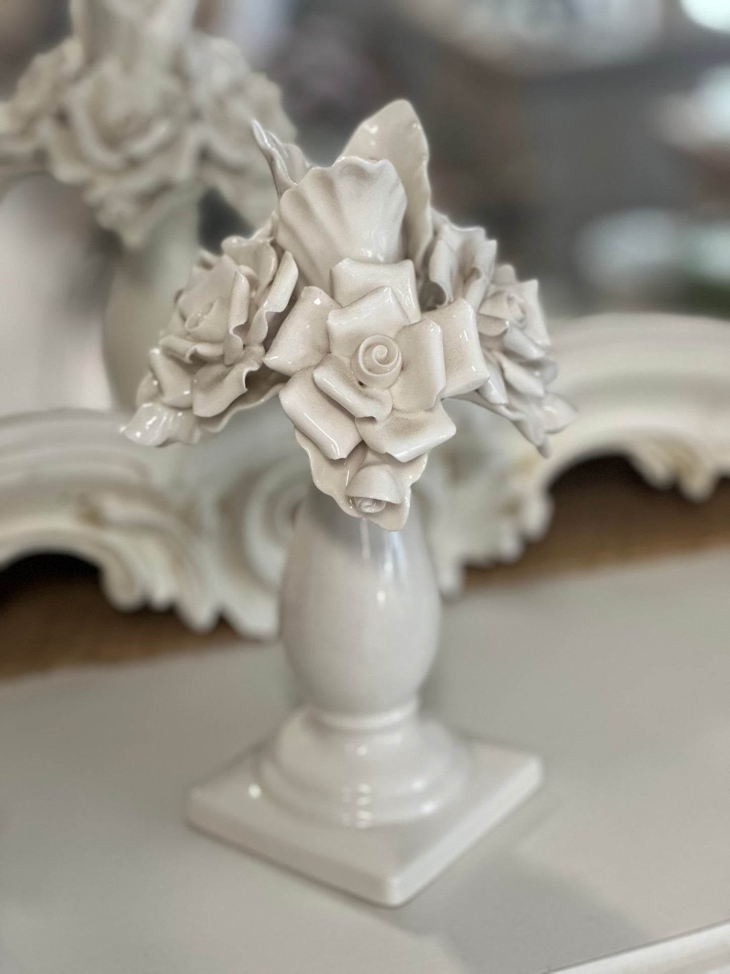 Porta candela con fiori bianco in ceramica| L'Arte di Nacchi