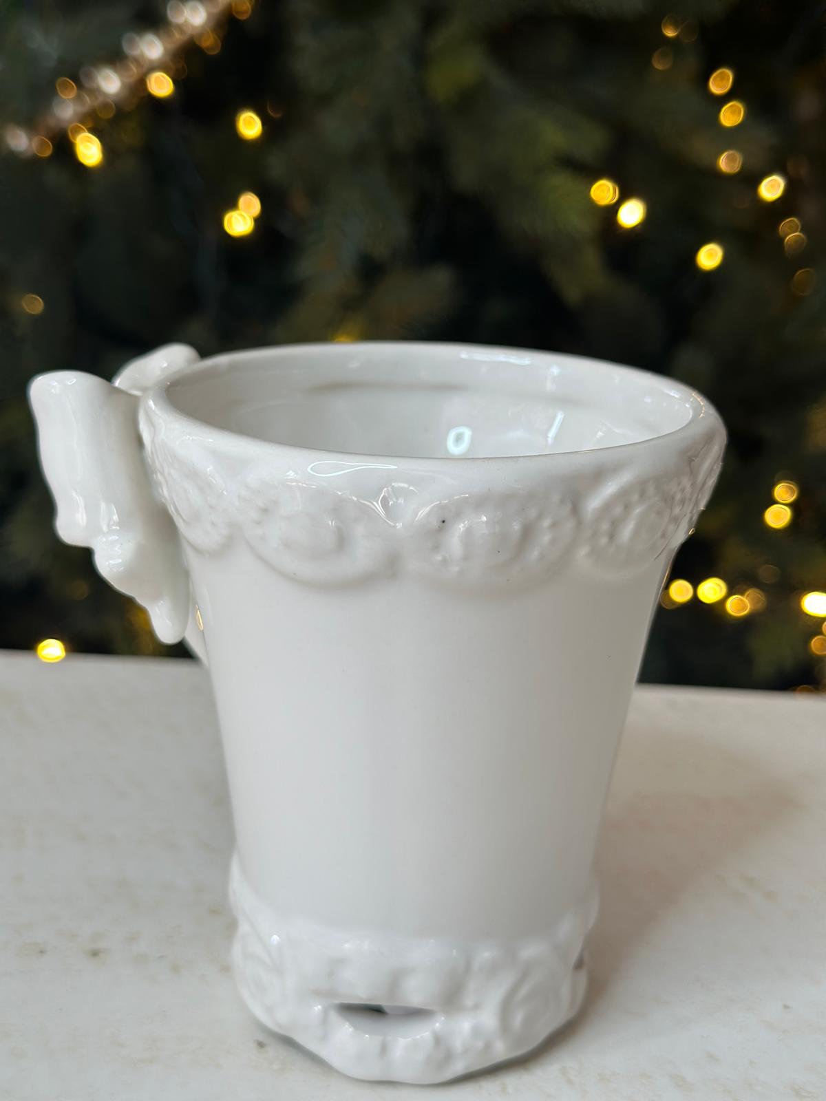 Tazza bianca con fiocco