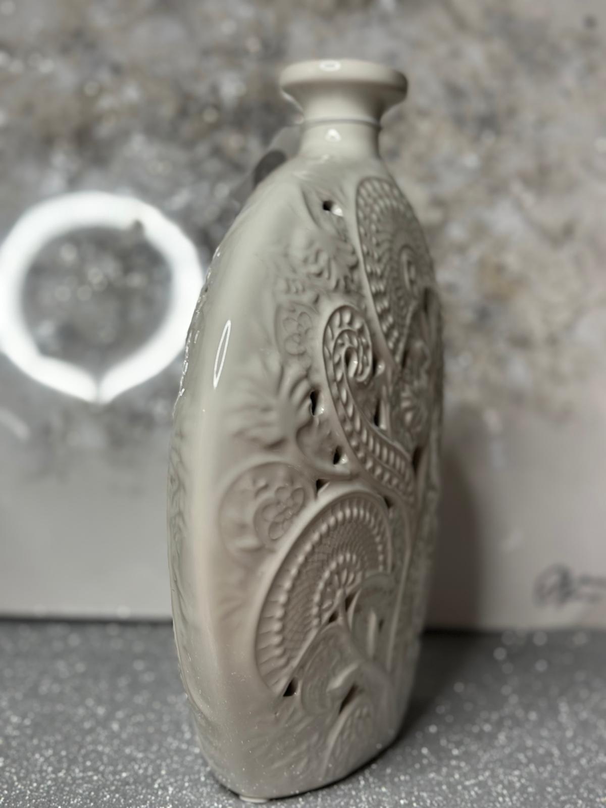 Vaso traforato bianco