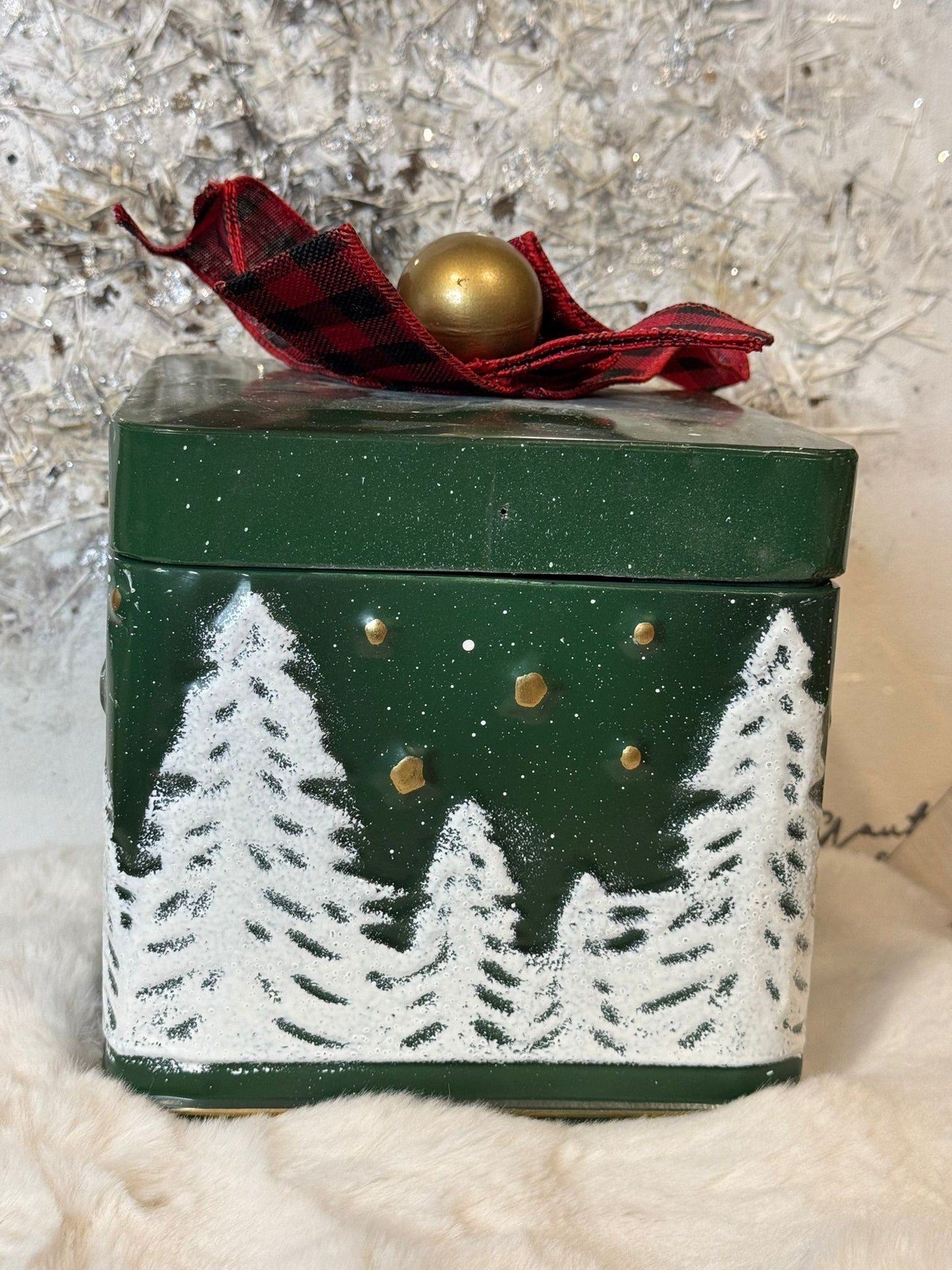 Scatola in latta natalizia verde e bianca