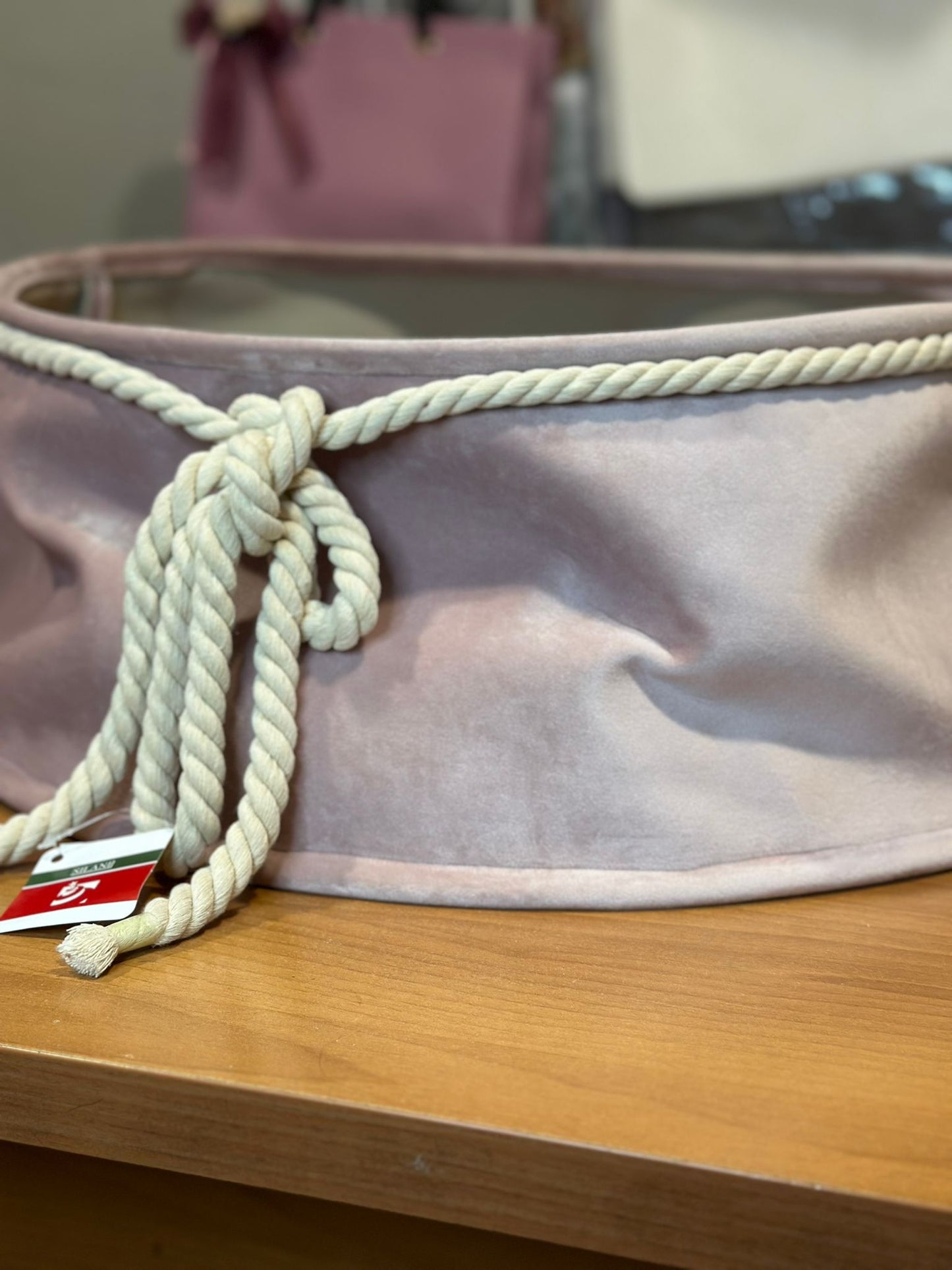 Base rosa per albero di Natale