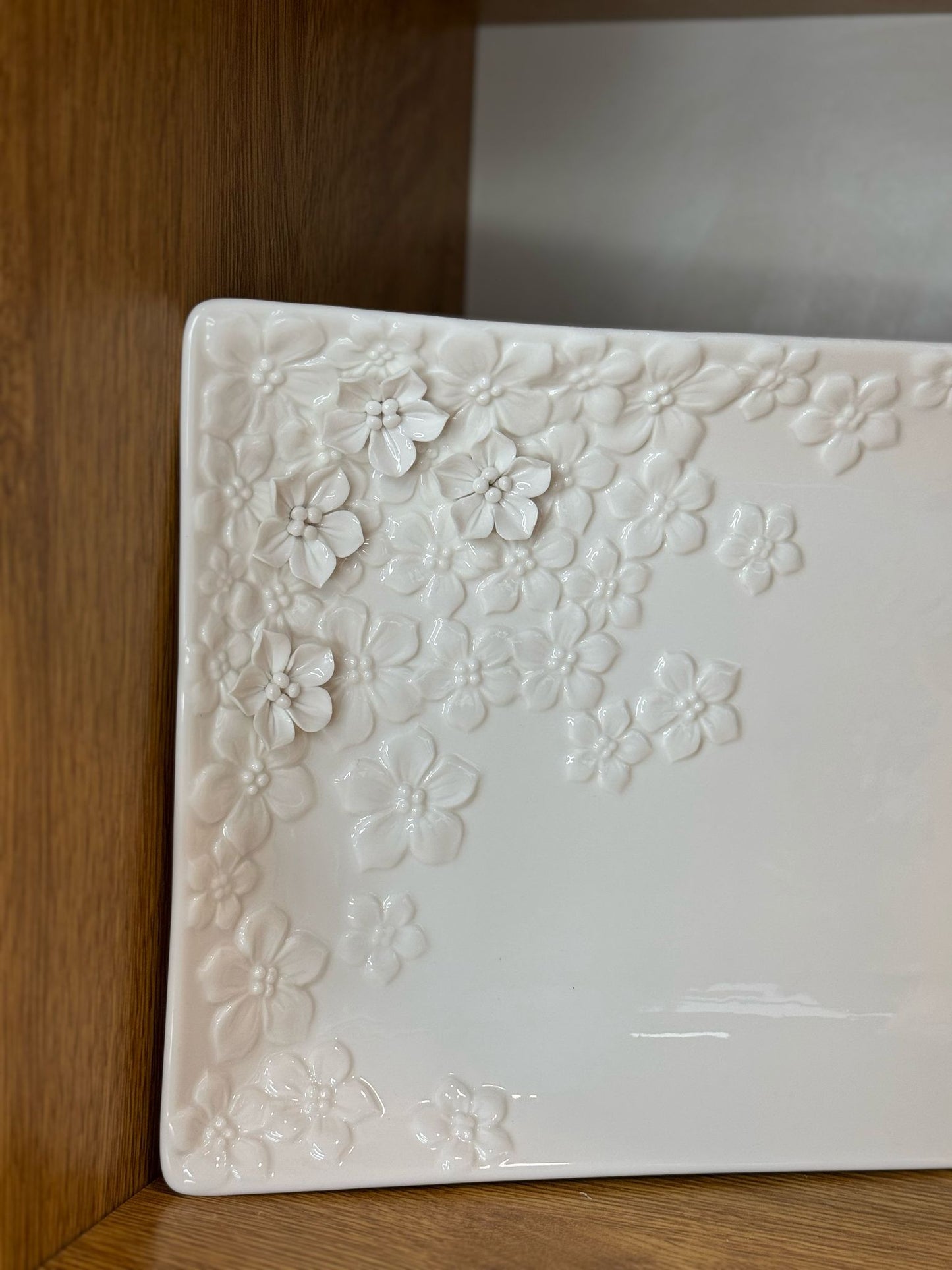 Vassoio con decoro fiorato