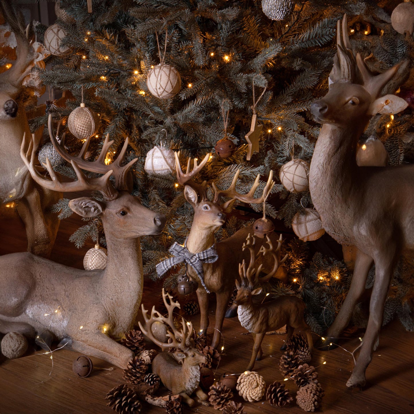 Renna con fiocco e campane