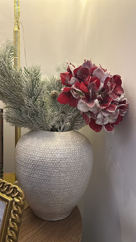 Vaso in ceramica bianca per composizioni floreali