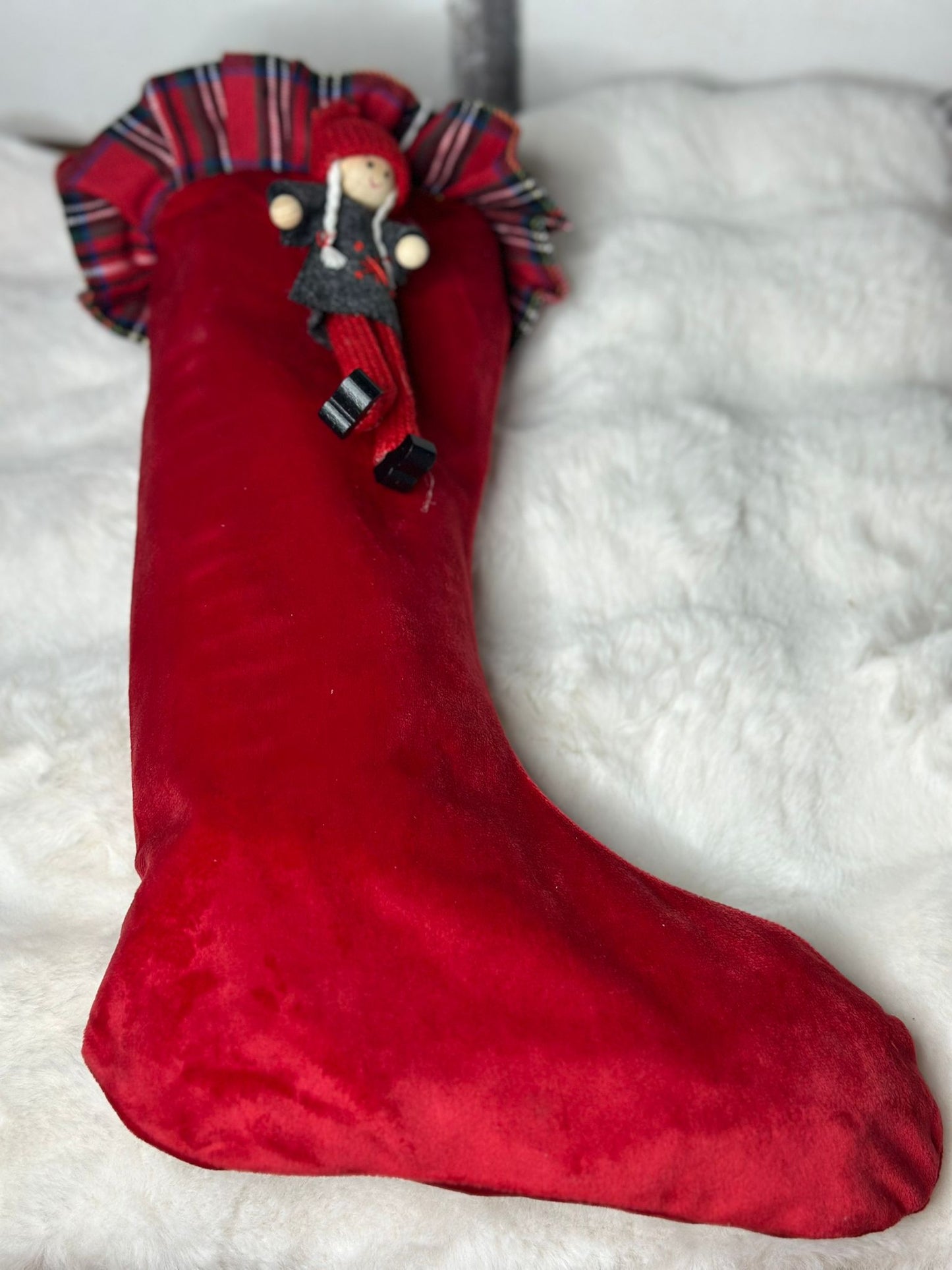 Calza della befana natalizia rossa con motivo scozzese