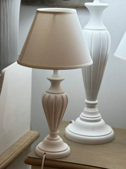 Tris lampade bianche in legno