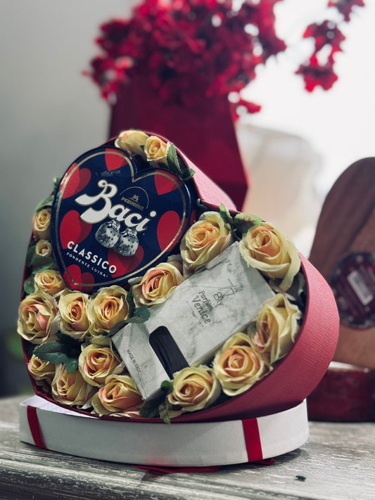 Scatola con cioccolata  Baci e profumo