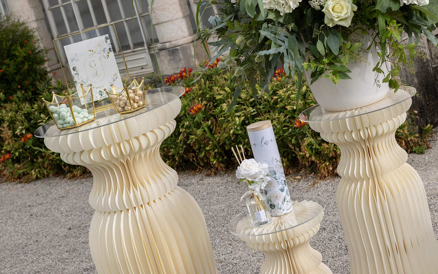 Colonna in carta pieghevole