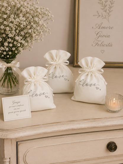 Sacchetto porta confetti bianco in raso "Love"| Cupido