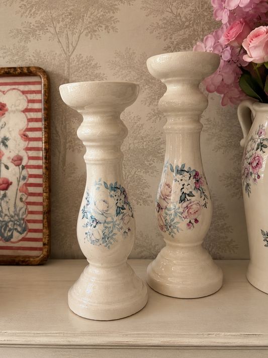 Candelabro d'arredo bianco con decori fiori in ceramica| L'Arte di Nacchi