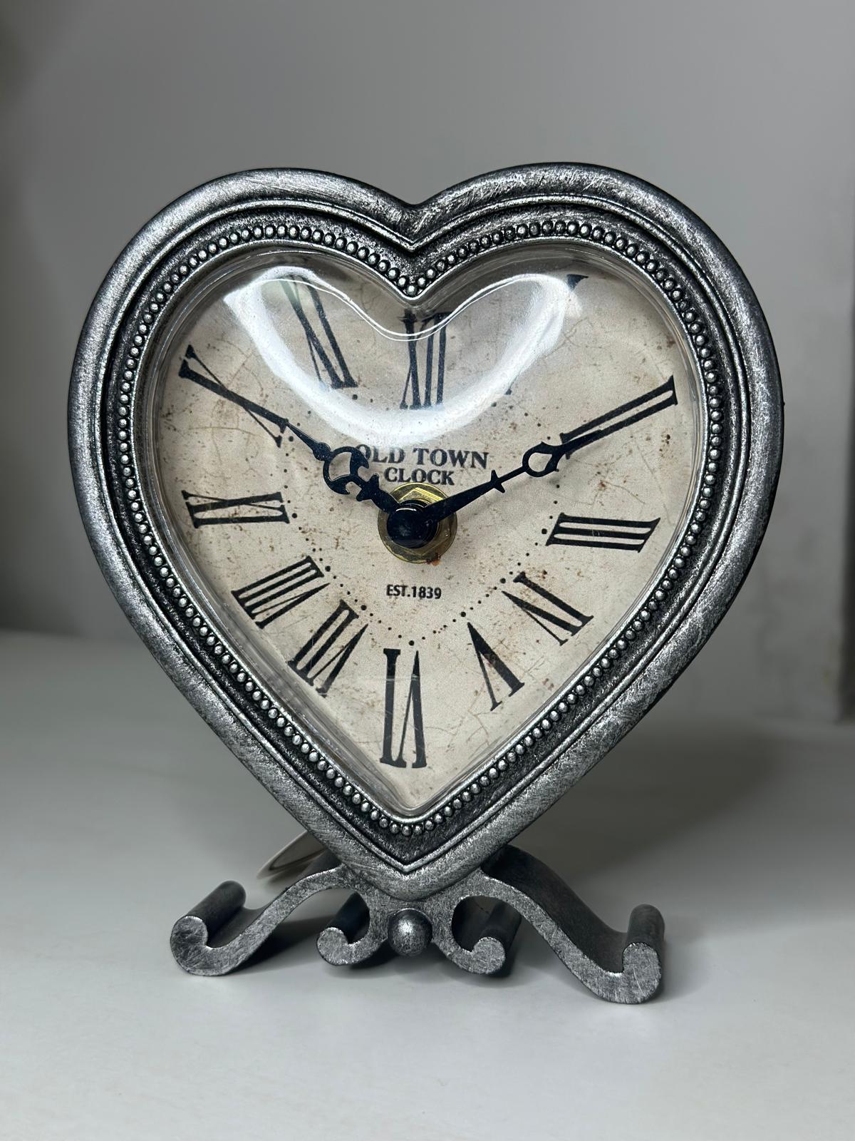 Orologio a cuore shabby chic