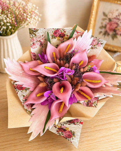 Bouquet di fiori artificiali rosa