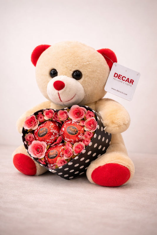 Orsetto con cuori di cioccolato fondente