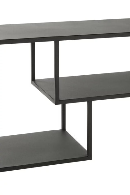 Scaffale con ripiani